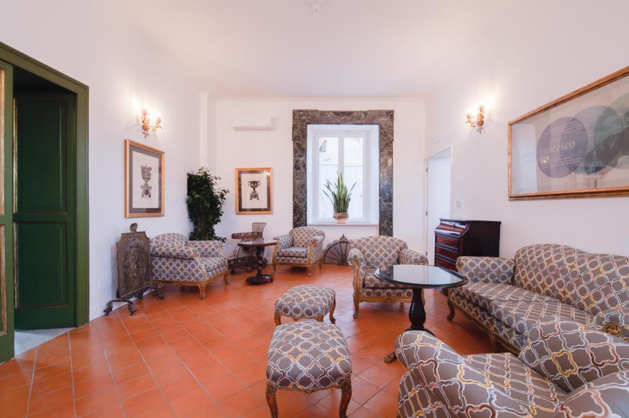 Palazzo Marigliano - Serviced Apartments Nápoly Kültér fotó