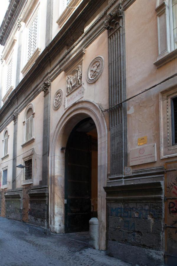 Palazzo Marigliano - Serviced Apartments Nápoly Kültér fotó